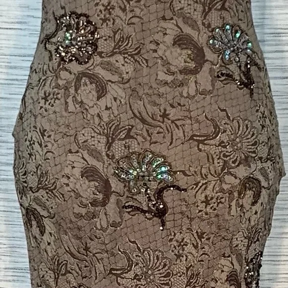 Nina Austin brown and tan floral evening gown. - Picture 5 of 14